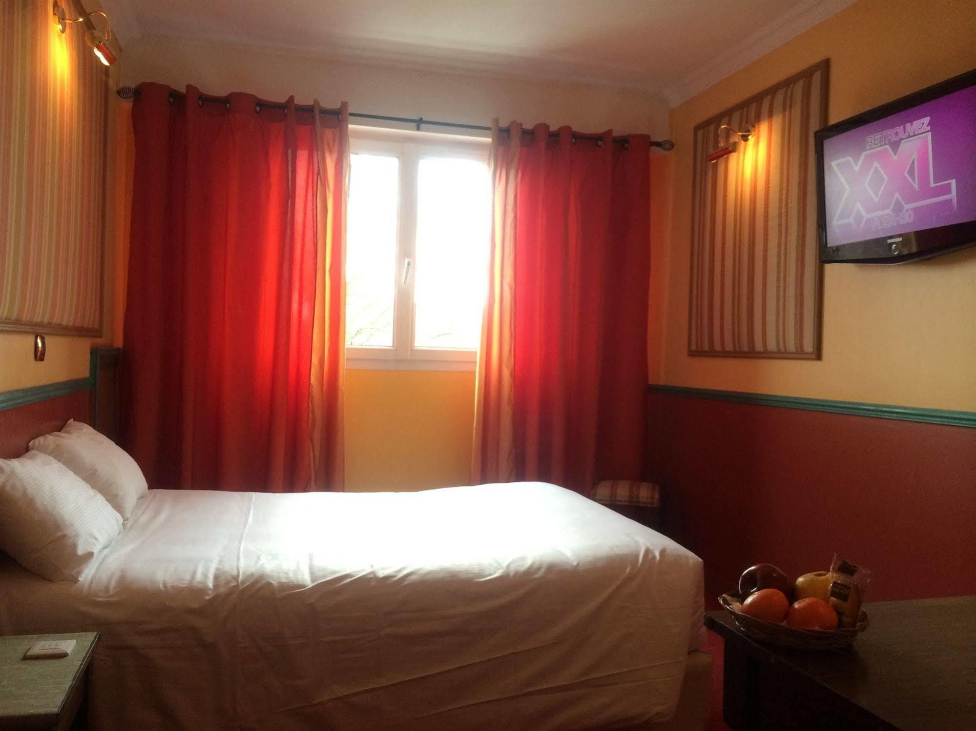 Chenal Hotel Beauvais Exterior foto